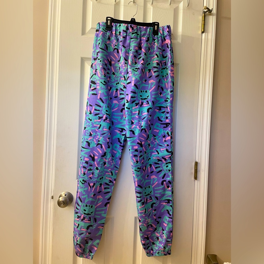 NWOT Spirit Stranger Things Netflix Joggers Sz medium